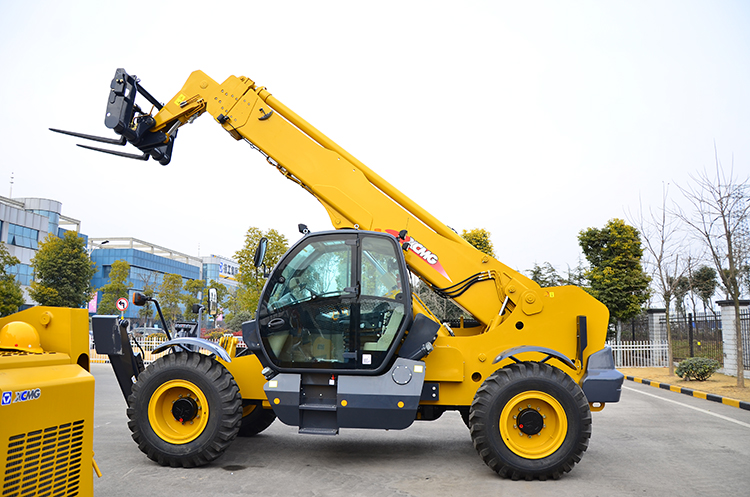 XCMG Official 4.5 ton telehandler XC6-4517K chinese 17m telehandler forklift with attachments price